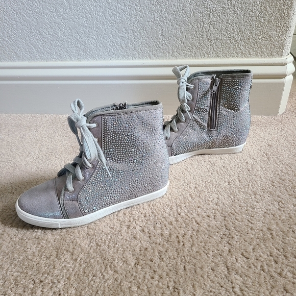 Stuart Weitzman Vance Jewel Hidden Wedge High Top Sneaker - Picture 4 of 11